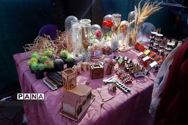 برگزاری غرفه صنایع‌دستی در شهرستان میانه