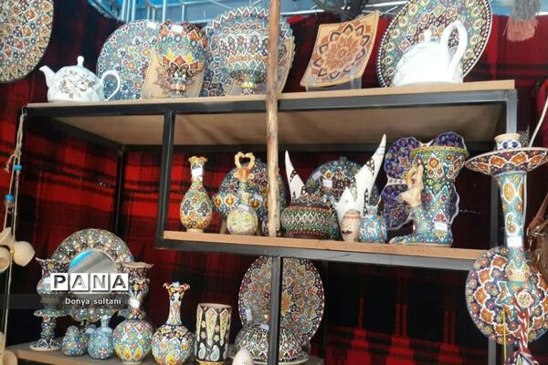 نمایشگاه نوروزی در مجموعه طاقبستان استان کرمانشاه
