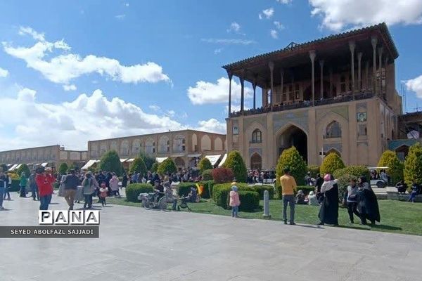 میدان نقش جهان جلوه‌گر معماری ایرانی اسلامی