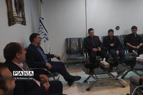 دیدارنوروزی اعضای کارگروه دانش‌آموزی قم با نماینده مجلس شورای اسلامی