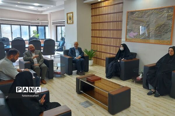 دیدار نوروزی مدیران شهرستان فیروزکوه با فرماندار