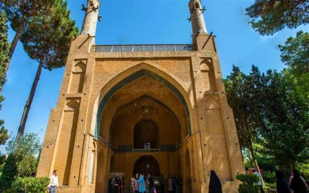 منارجنبان یکی از آثار دیدنی اصفهان