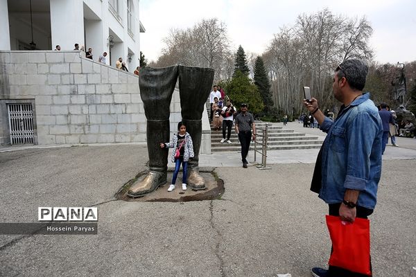 گردشگران نوروزی در مجموعه فرهنگی‌تاریخی سعدآباد