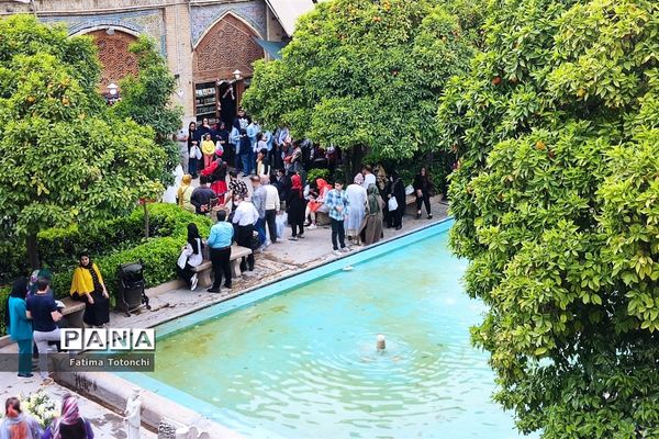 حال و هوای بهاری در بازار وکیل شیراز