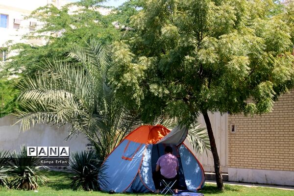 گردشگران نوروزی در ساحل بندر بوشهر