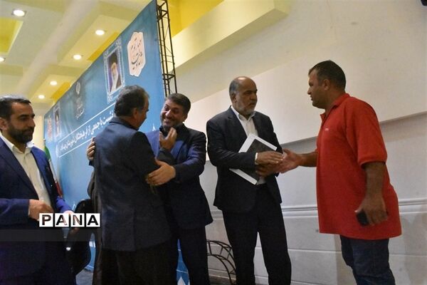نشست مشترک استاندار یزد با جمعی از فرهیختگان شهرستان بهاباد