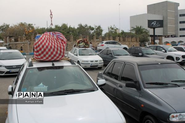 گردشگران نوروزی در ساحل بندر بوشهر