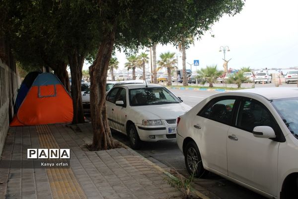 گردشگران نوروزی در ساحل بندر بوشهر