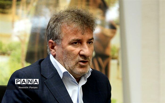 باید دستگاه‌های مسئول توجه و رسیدگی بیشتری به جایگاه معلمان داشته باشند