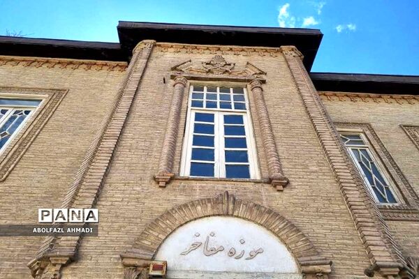 موزه مفاخر صندوقچه‌ کوچکی از افتخار آفرینان و بزرگان اراک