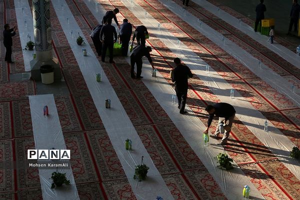 توزیع روزانه 14 هزار افطاری گرم و سرد در حرم حضرت معصومه(س)