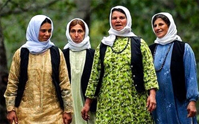 لباس‌های سنتی هر منطقه نشان‌دهنده فرهنگ آن منطقه است