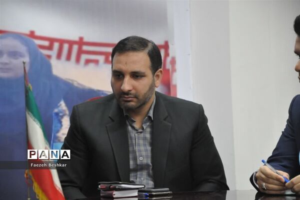 دیدار نماینده مجلس شورای اسلامی با اعضای سازمان دانش‌آموزی مازندران