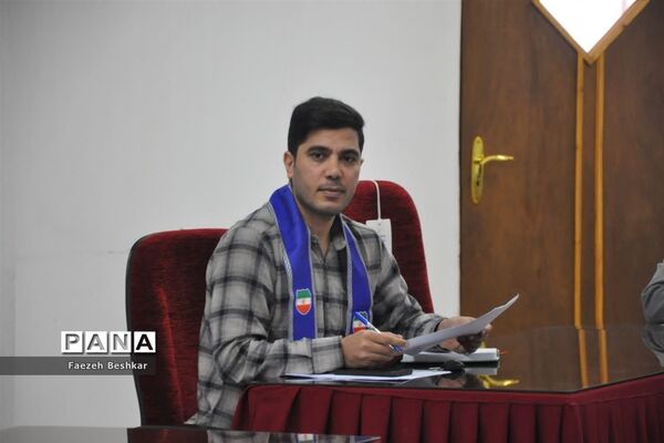 دیدار نماینده مجلس شورای اسلامی با اعضای سازمان دانش‌آموزی مازندران