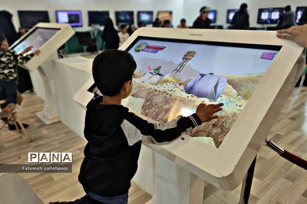 برگزاری نمایشگاه قرآن در سومین روز با حضور معاون پرورشی وزیر آموزش‌وپرورش