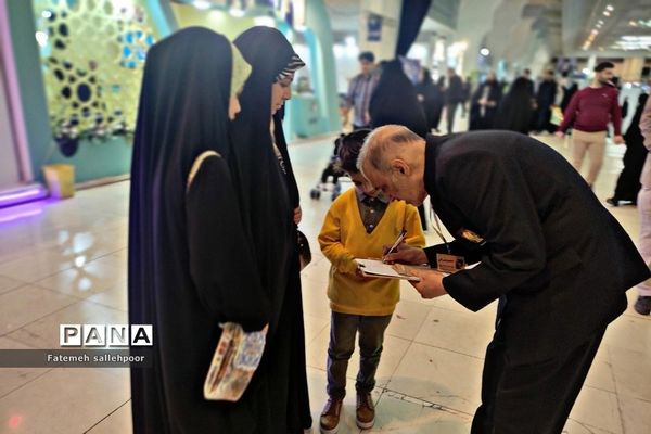 برگزاری نمایشگاه قرآن در سومین روز با حضور معاون پرورشی وزیر آموزش‌وپرورش