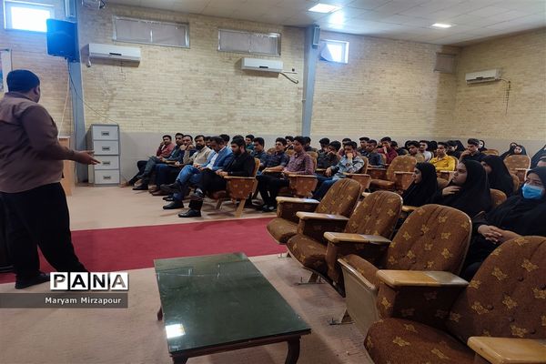 همایش انگیزشی و راهبردی دانش‌آموزان پایه دوازدهم در فورگ