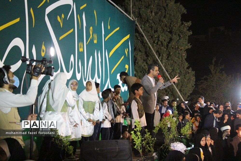 اجرای باشکوه سرود سلام فرمانده 2 در بیرجند