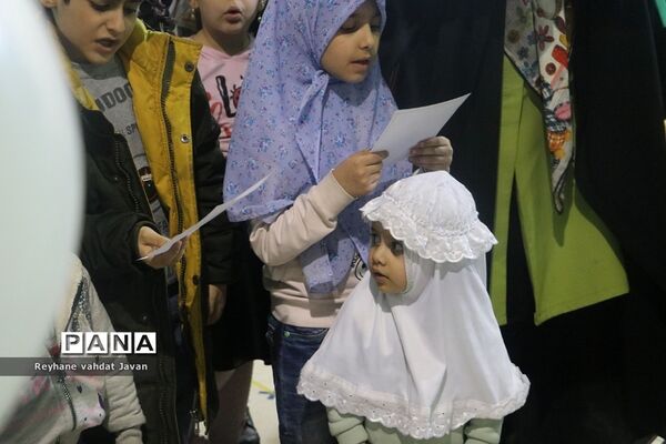 برگزاری پنجمین روز از نمایشگاه قرآن با استقبال پرشور خانواده ها و نوجوانان