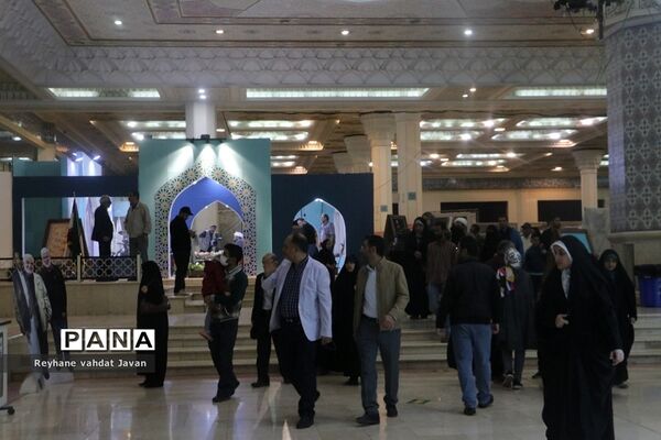 برگزاری پنجمین روز از نمایشگاه قرآن با استقبال پرشور خانواده ها و نوجوانان