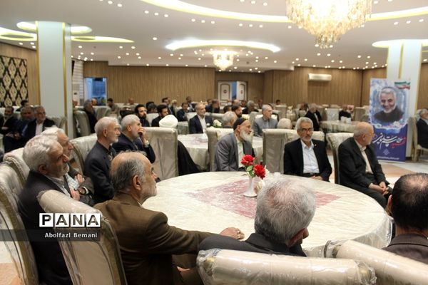 دورهمی فرهنگیان پیشکسوت استان قم در ماه مبارک رمضان