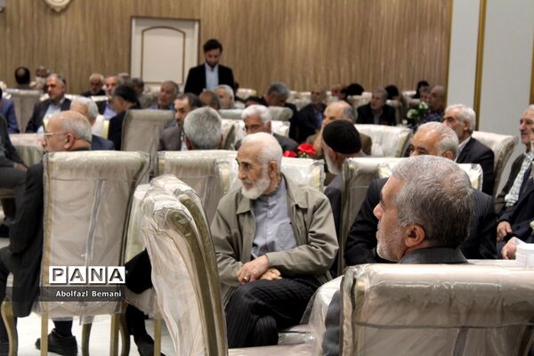 دورهمی فرهنگیان پیشکسوت استان قم در ماه مبارک رمضان