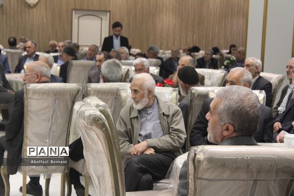 دورهمی فرهنگیان پیشکسوت استان قم در ماه مبارک رمضان