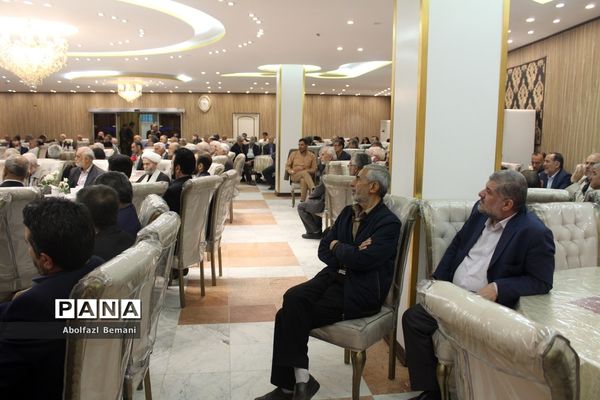 دورهمی فرهنگیان پیشکسوت استان قم در ماه مبارک رمضان