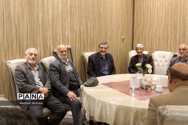 دورهمی فرهنگیان پیشکسوت استان قم در ماه مبارک رمضان