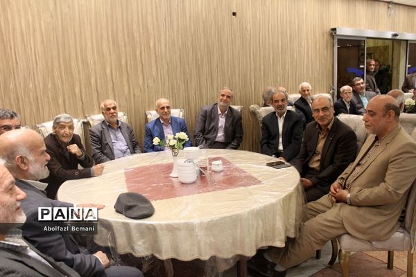 دورهمی فرهنگیان پیشکسوت استان قم در ماه مبارک رمضان