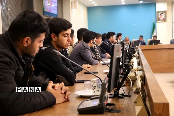 برگزاری مراسم تجلیل از اعضای گروه جهادی سازمان دانش‌آموزی استان اصفهان