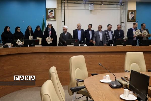 برگزاری مراسم تجلیل از اعضای گروه جهادی سازمان دانش‌آموزی استان اصفهان