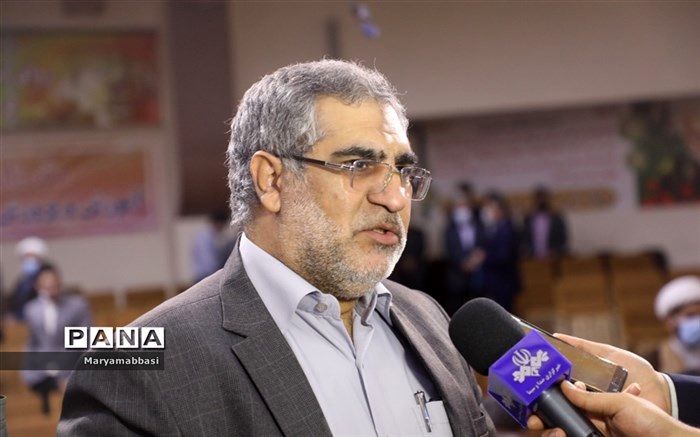 باید دانش‌آموزان را در همه ابعاد رشد دهیم