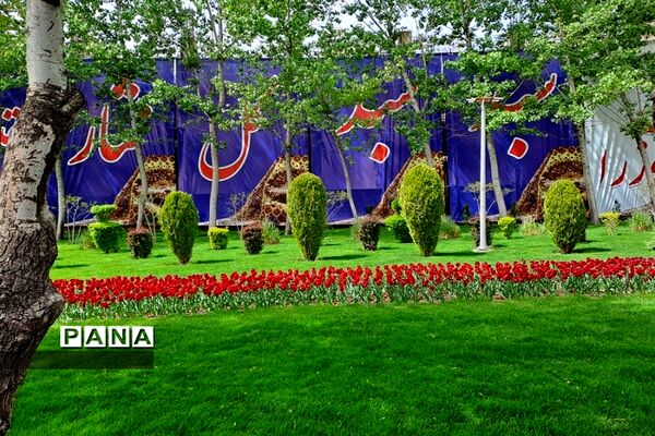 بازدید دانش‌آموزان دبیرستان سیزده آبان ناحیه یک کرج از جشنواره لاله ها