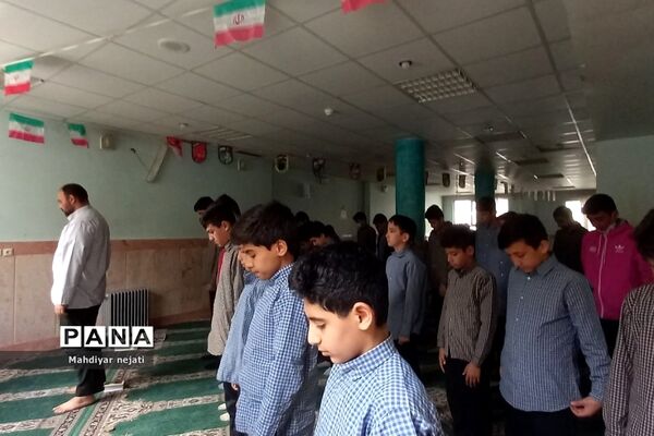 حال و هوای معنوی رمضان در دبیرستان ۱۳آبان رودهن