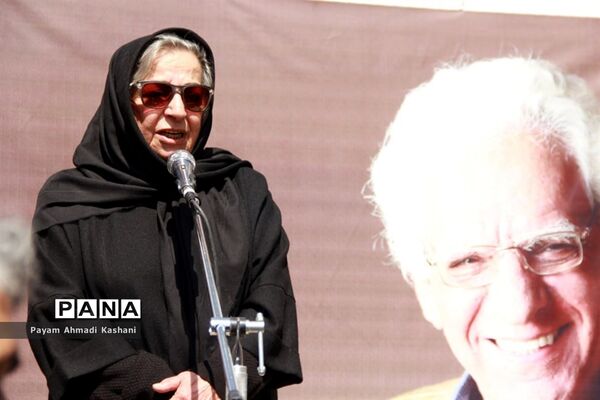 تشییع پیکر مرحوم کیومرث پور‌احمد