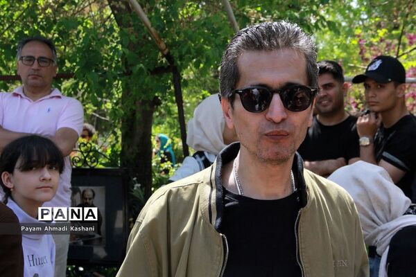 تشییع پیکر مرحوم کیومرث پور‌احمد
