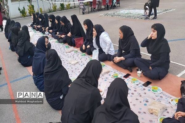 ضیافت افطاری همزمان با میلاد باسعادت امام حسن مجتبی(ع) در دبیرستان شهیده معصومه قزوینی