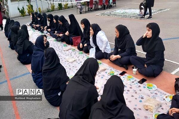 ضیافت افطاری همزمان با میلاد باسعادت امام حسن مجتبی(ع) در دبیرستان شهیده معصومه قزوینی
