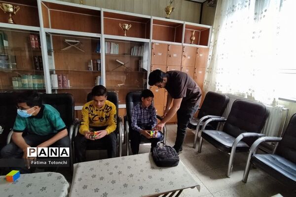 برگزاری کارگاه آموزشی بازی‌های فکری ویژه برگزیدگان المپیاد رویش ناحیه 3