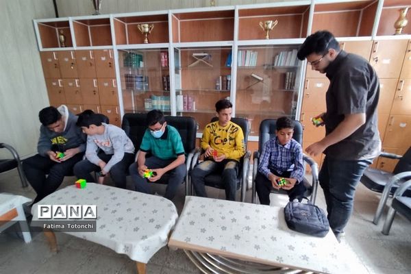 برگزاری کارگاه آموزشی بازی‌های فکری ویژه برگزیدگان المپیاد رویش ناحیه 3