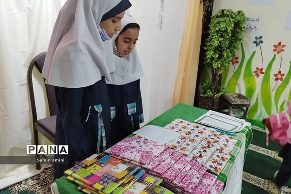 تقدیر از فعالین و برگزیدگان قرآنی در مدارس رودهن