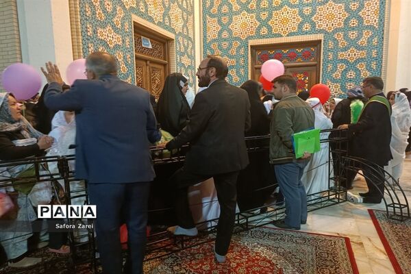 جشن روزه اولی ها با حضور بیش از چهار هزار دختر شیرازی در حرم مطهر حضرت شاهچراغ (ع)
