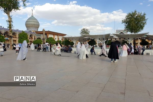 جشن روزه اولی ها با حضور بیش از چهار هزار دختر شیرازی در حرم مطهر حضرت شاهچراغ‌(ع)