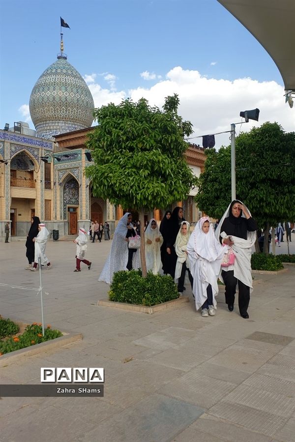 جشن روزه اولی ها با حضور بیش از چهار هزار دختر شیرازی در حرم مطهر حضرت شاهچراغ‌(ع)