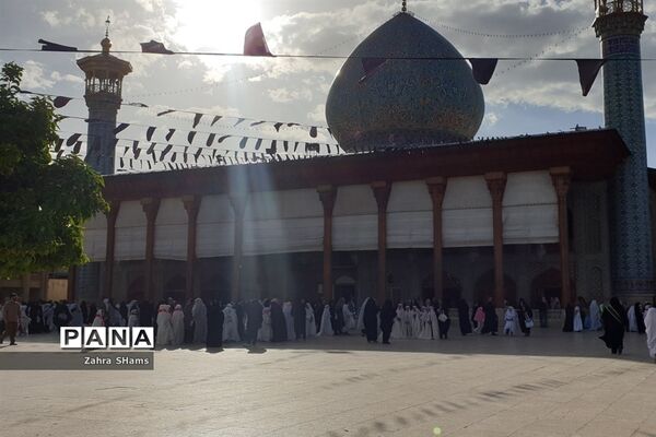 جشن روزه اولی ها با حضور بیش از چهار هزار دختر شیرازی در حرم مطهر حضرت شاهچراغ‌(ع)