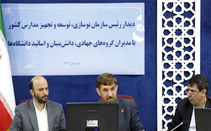 فعالیت در خدمت‌رسانی به محرومان و تلاش برای مدرسه‌سازی کودکان، ارزشمند و عبادت‌گونه است