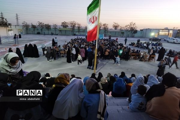 مراسم افطاری در مدرسه آزادی کهریزک