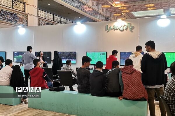 حال و هوای متفاوت غرفه دهه هشتادی‌ها در سی‌امین نمایشگاه بین‌المللی قرآن‌کریم