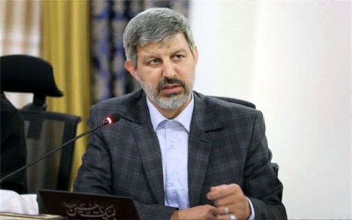 قرائت قرآن با ترجمه تفسیری به دانش‌آموزان آموزش داده شود